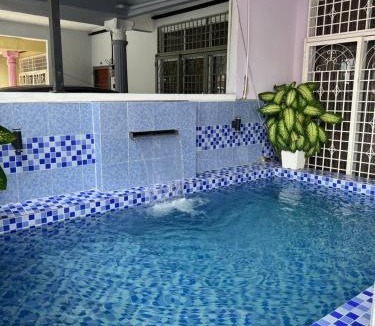 Bukit Rambai House | Shahzie Nirwana Pool Homestay Klebang