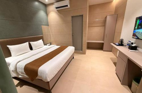 Eksar Hotel | Shelter Suites - Formerly known as Fisco The Hub Link