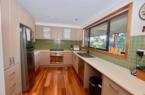 Katoomba House | Shiralee's Rest | Single-Level Home, 3 Bedroom, 1.5 Bathroom, A/C, Central Heating, BBQ
