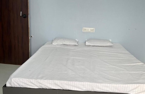 Shegaon House | Shiv Guest House