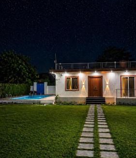 Noida Villa | Shiv kashi farm luxury 3bhk with big pool