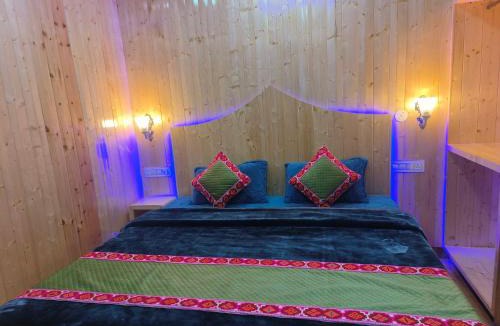 Bhuntar House | Shiva cottage