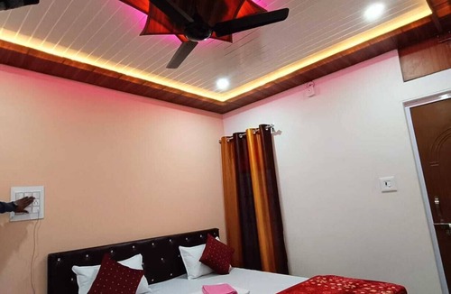 Lanka Hotel | Shree Guest House