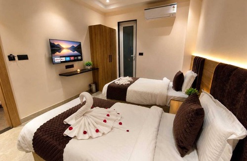Sigra Hotel | Shree Hari Villa