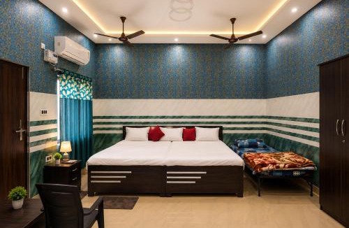 Ayodhya Hotel | Shree Ram Mandir 500m Walk - Atharav Palace