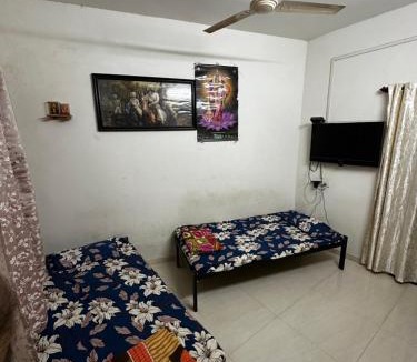 Kolhapur House | Shree Sadguru Krupa Yatri Niwas