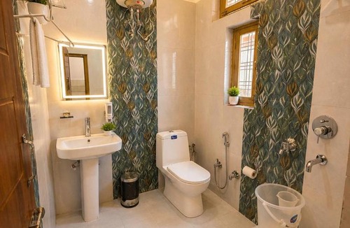 Kharsali Hotel | Shri Yamuna Divine Inn