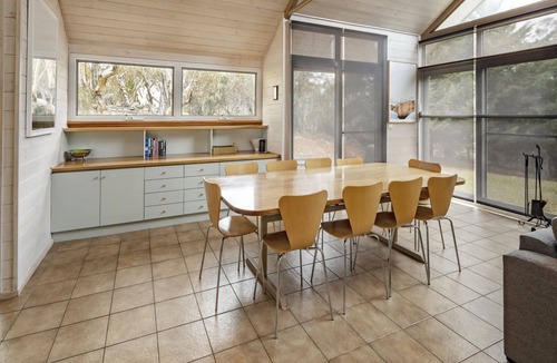 Crackenback House | Silvertop Chalet is ideal for large families and groups of friends