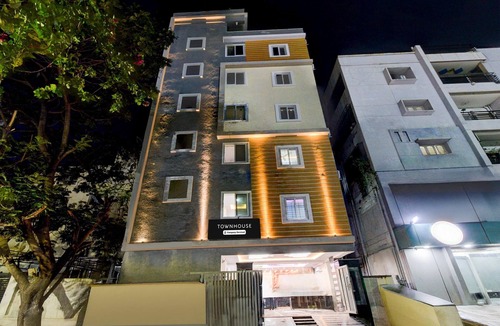 Manikonda House | Single Room Hotel Lanco Hills