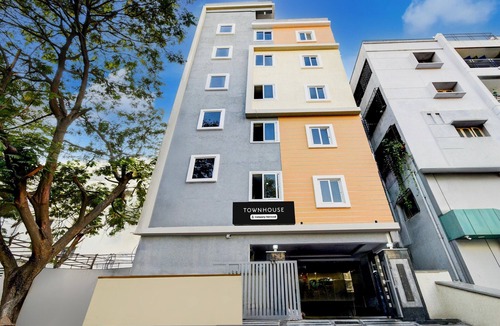 Manikonda House | Single Room Hotel Lanco Hills