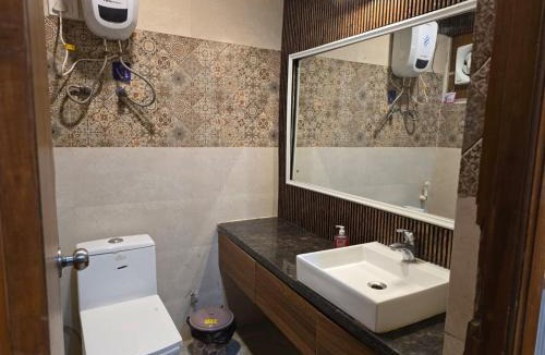 Greater Noida Apartment | Siri Stays