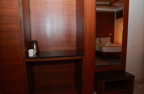 Hosur Hotel | SIvaranjani hotel