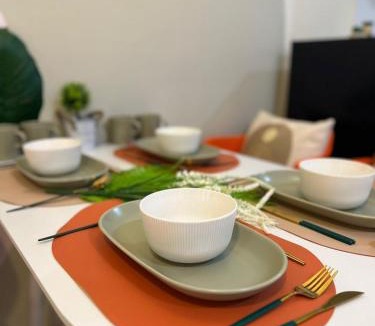 Central District Apartment | SKS 1-4 Pax, CIQ, Netflix