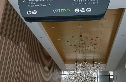 Bukit Indah Apartment | Sky Trees Netflix and Facilities at Bukit Indah