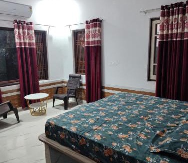 Kathua House | Skyline Lakeview