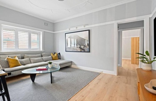 North Bondi Apartment | 'Slate Serenade' A Cosy Bondi Beachside Getaway
