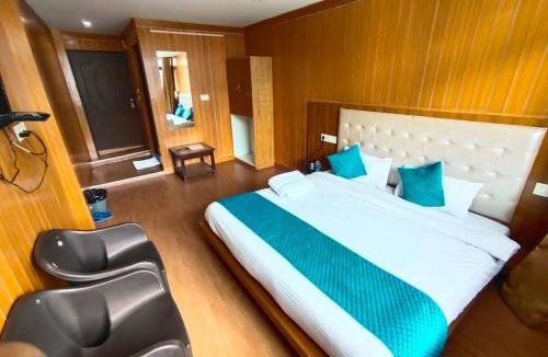 Gobind Dham Hotel | Sleeping Beauty Hotel Moutain view property