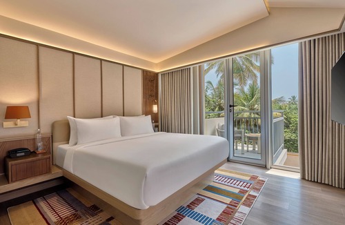 Whitefield Hotel | Slohh by Roach Bengaluru, Curio Collection by Hilton