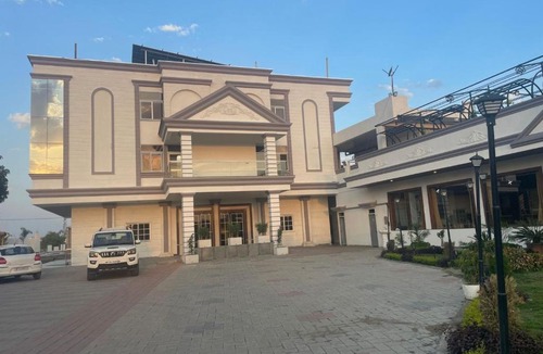 Bhopal Hotel | SM hotel and resort