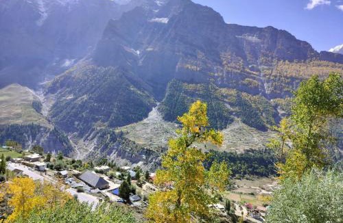 Keylong House | Snow Peaks View Homestay