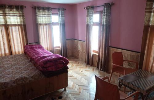 Keylong House | Snow Peaks View Homestay