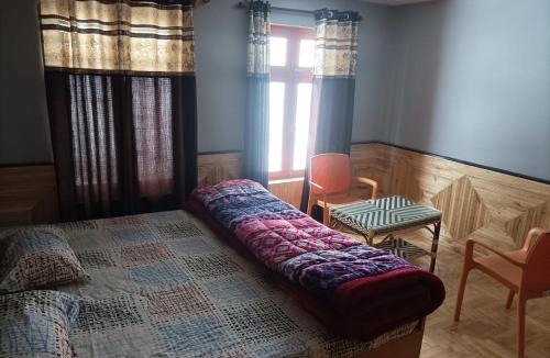 Keylong House | Snow Peaks View Homestay
