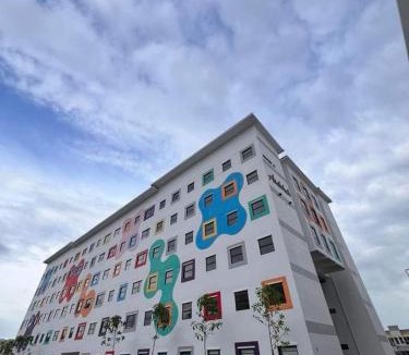 Bota Hotel | Soho LESTARI
