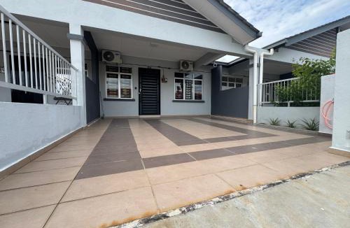 Lumut House | Sour'd Staycation Near Teluk Senangin Beach