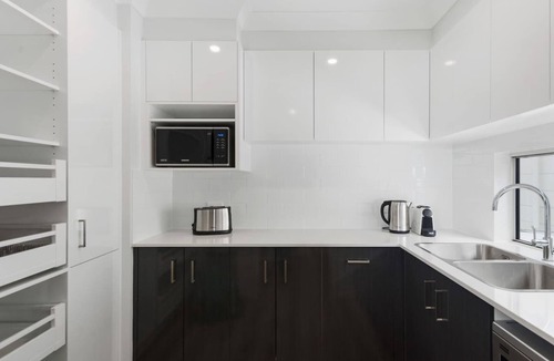 Shell Cove House | South Beach Escape Sensational Shell Cove Living