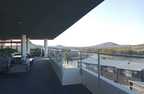 Greenway Apartment | South Canberra 1bdrm Apartment with all amenities