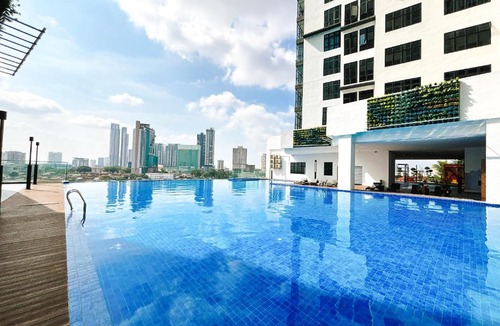 Taman Century Apartment | Space Residency by Lions Bay Walking to KSL City Mall