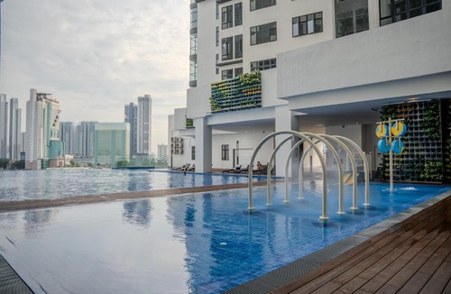 Taman Century Apartment | Space Residency Premium Suite Near KSL Mall by Nest Home