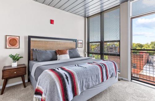 Old West Side Apartment | Spacious 2 King Bed Downtown Central to it All