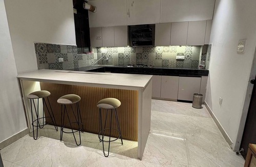 Allahabad Condo | Spacious 2BHK-AC -TV- Balcony with Kitchen
