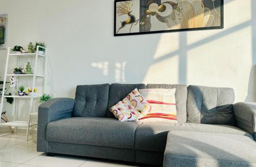 George Town Apartment | Spacious 2BR Suite for 5-7 pax