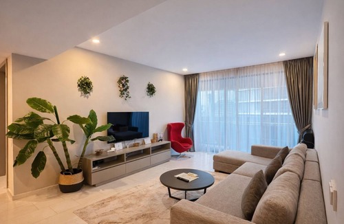 Golden Triangle Apartment | Spacious 3-bedroom apartment@Eaton REsidence@klcc#Pool