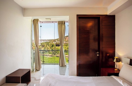 Candolim Apartment | Spacious 3-bedroom penthouse with WiFi, AC in fabulous Candolim