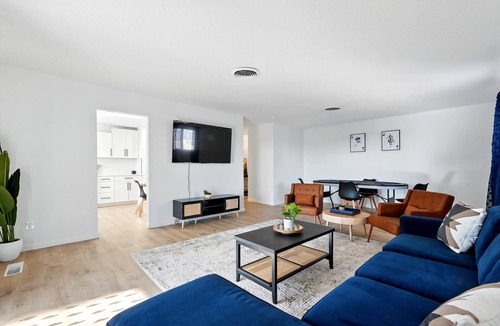 Academy Place House | Spacious 3-bedroom house with card table, backyard and Wifi in NE Albuquerque