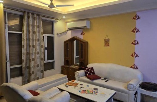 Noida Apartment | Spacious 3 bhk 3 washroom affordable convenient