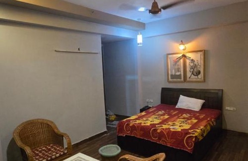 Noida Apartment | Spacious 3 bhk 3 washroom affordable convenient