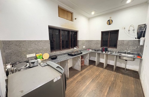 Varanasi House | Spacious 3BHK Family Suite ✨ | Luxury Living by The Wings Home