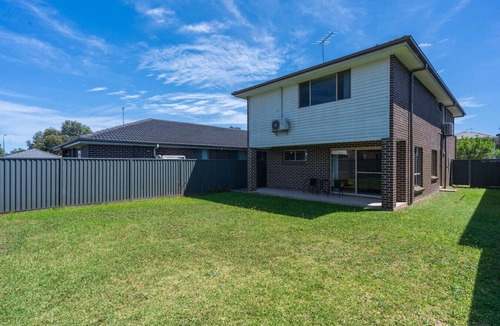 Werrington House | Spacious 4-Bedroom Home | Near University & Shops