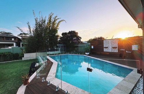 Picnic Point House | Spacious 4BR Home with Swimming Pool | Free Parking