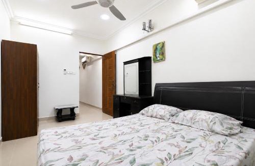 Tanjung Aru House | Spacious 4BR Home Near Beach & Airport Tanjung Aru