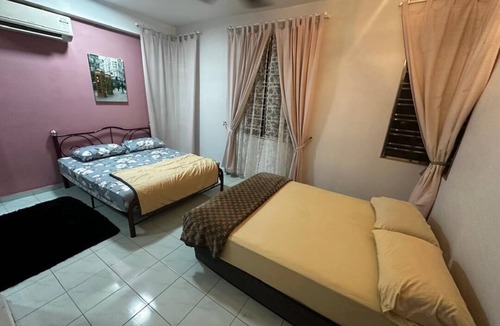 Bandar Baru Uda House | Spacious 6-bedroom house in brilliant Johor Bahru with AC