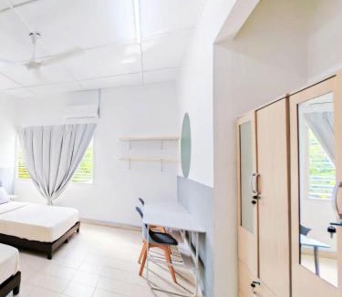 Gelugor House | Spacious 9 Rooms house 23paxQbay MallSpice Arena