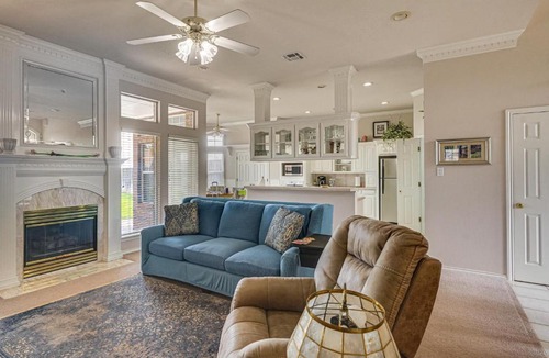 Odessa House | Spacious Backyard & Patio! Family Haven in Odessa