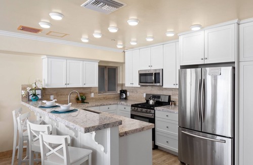 South Oceanside House | Spacious Beach Level Oceanfront Condo - 817-3