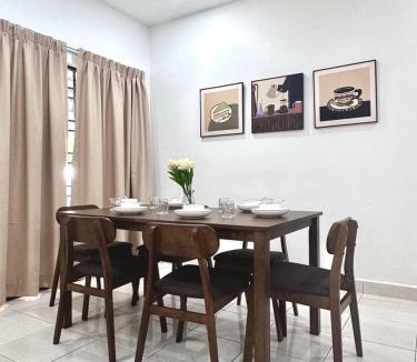 Kampung Kepala Gajah House | Spacious Classic 4BR Family Haven I Simpang Ampat