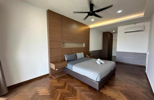 Seri Tanjung Pinang Apartment | Spacious Comfy 8pax, 3 Bedroom, 2 Car Park, The Landmark